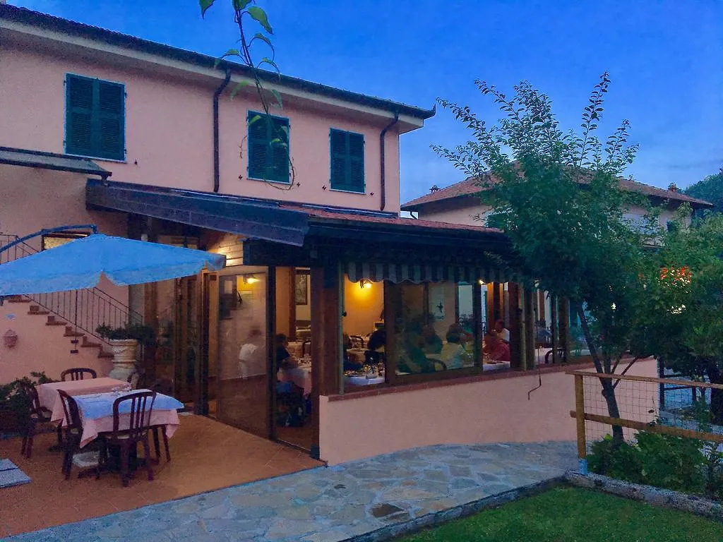Locanda Da Marco Pignone 2*,